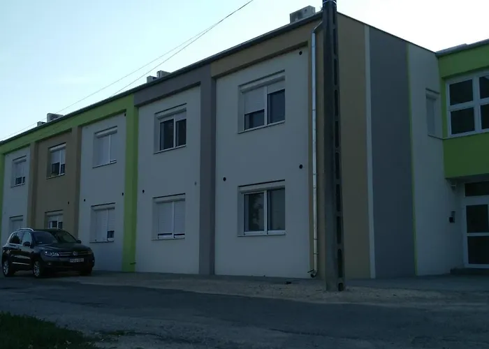 River Side Apartman
